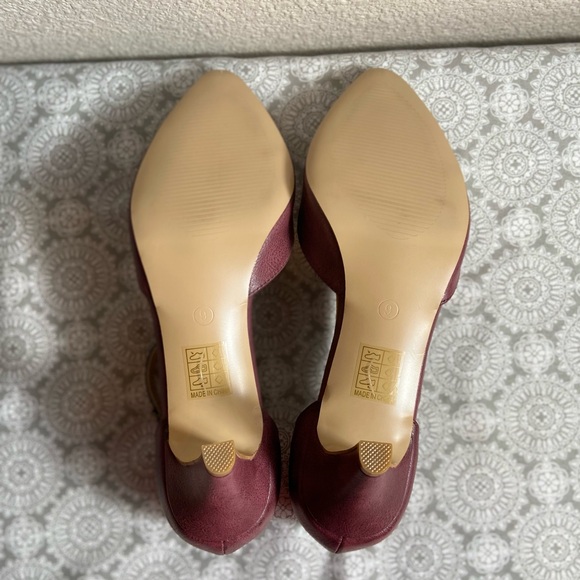 Journee Collection~Chic~Bette~Faux Leather~Almond Toe~Pump~Buckle Closure~Size 9 - Picture 12 of 14
